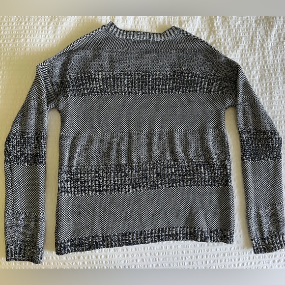 Olive & Oak knit sweater - Picture 2 of 2